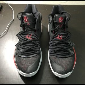 Nike Kyrie 5 Bred size 9